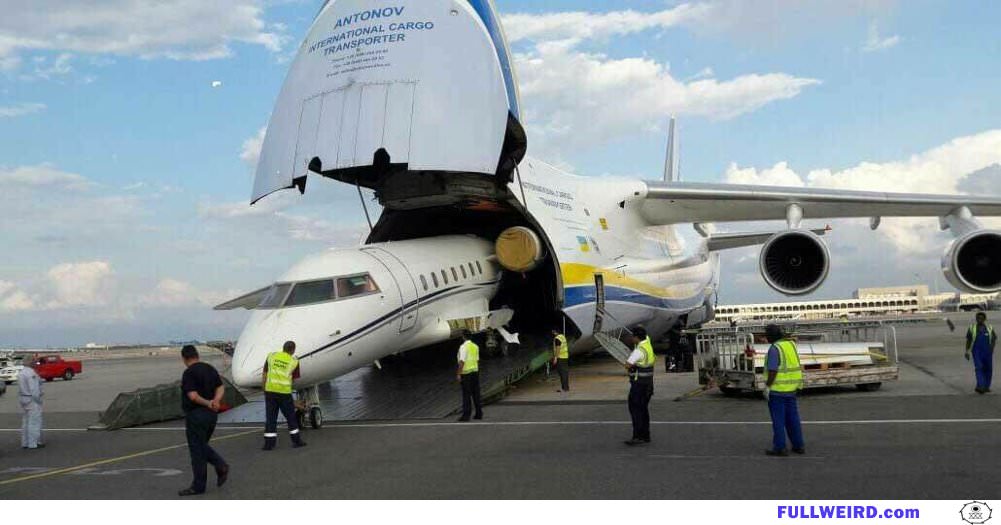 A Plane Giving Birth